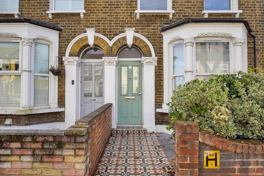 Nutfield Road, Leyton, E15