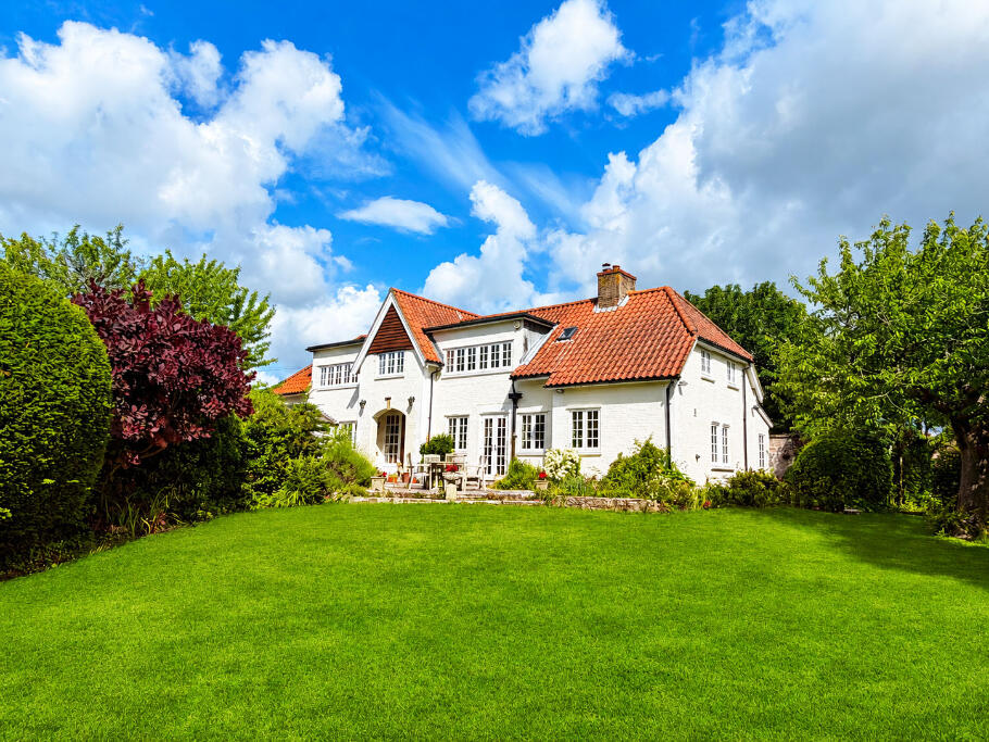 Hayes Barn, Grove Road, Lymington, Hampshire