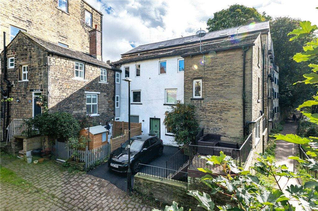 Ferrand Lane, Bingley, West Yorkshire, BD16