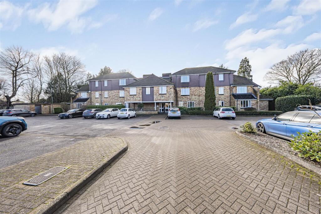 Byron Court, Windsor