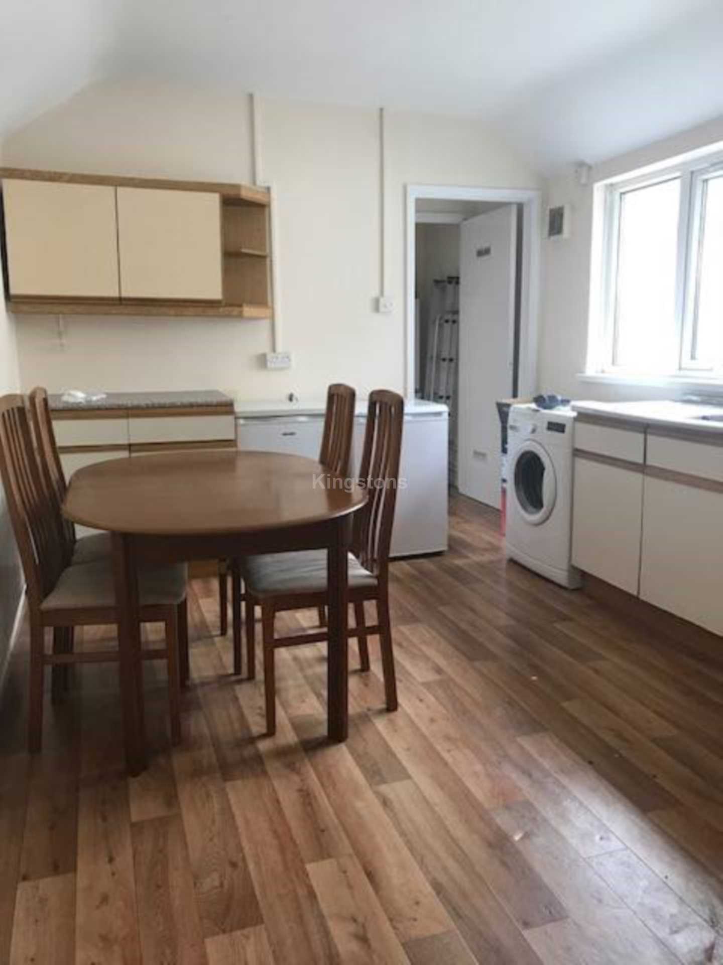 2 Bedroom Flat at Lower Cathedral Road, Riverside, Cardiff, CF11 6LT