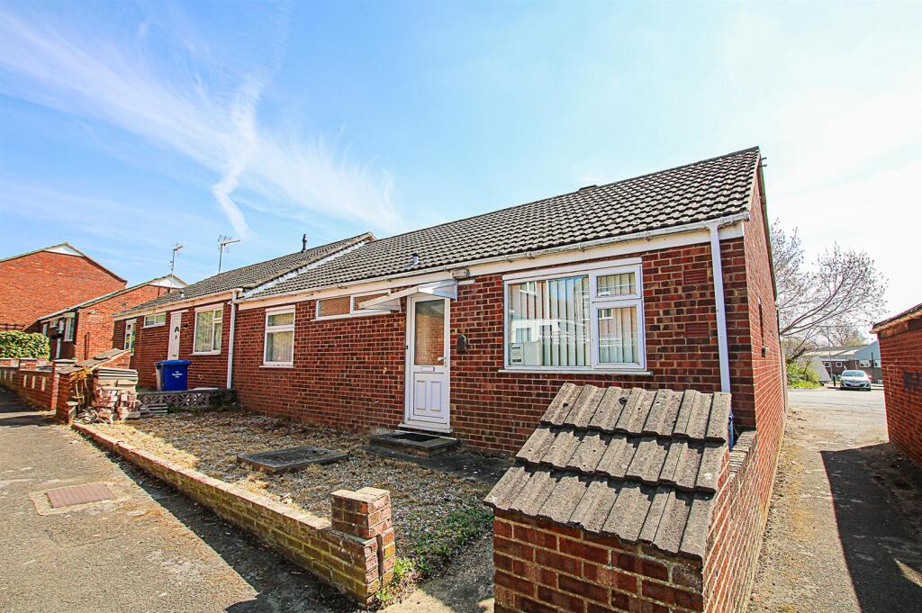 Vincent Close, Newmarket