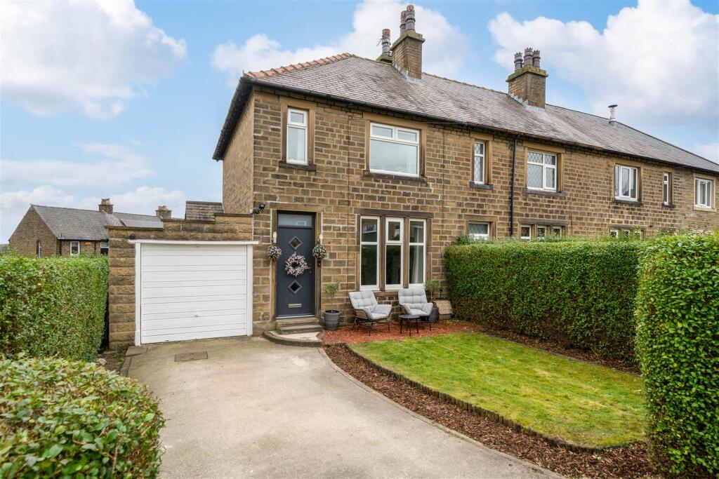 Crescent Avenue, Huddersfield