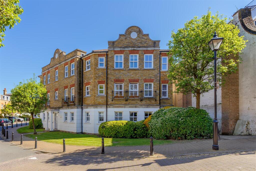 Byron Mews, Hampstead