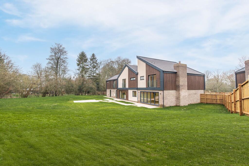 A Five Bedroom New Home with Premium Finish Throughout in Saham Toney