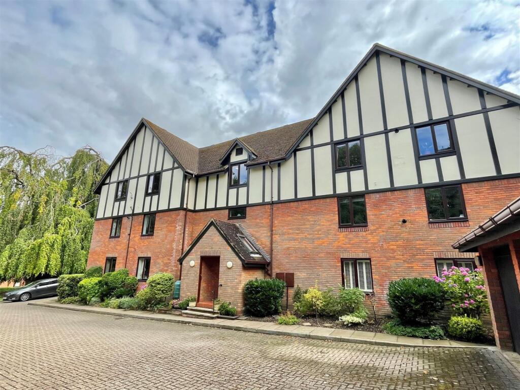 Campions Court, Berkhamsted