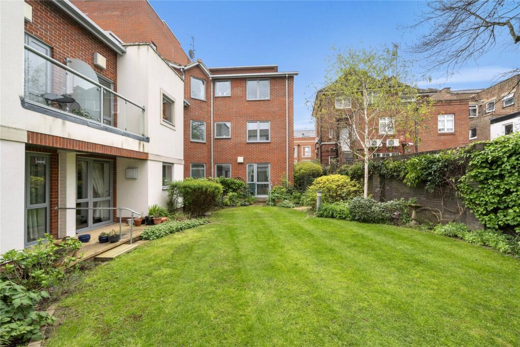 Oatlands Avenue, Weybridge, Surrey, KT13