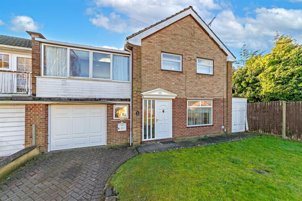 Garrard Way, Wheathampstead, St. Albans