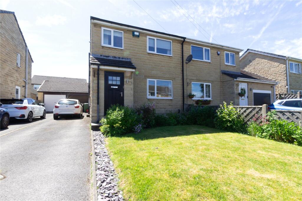 Chaffinch Walk, Netherton, Huddersfield, West Yorkshire, HD4