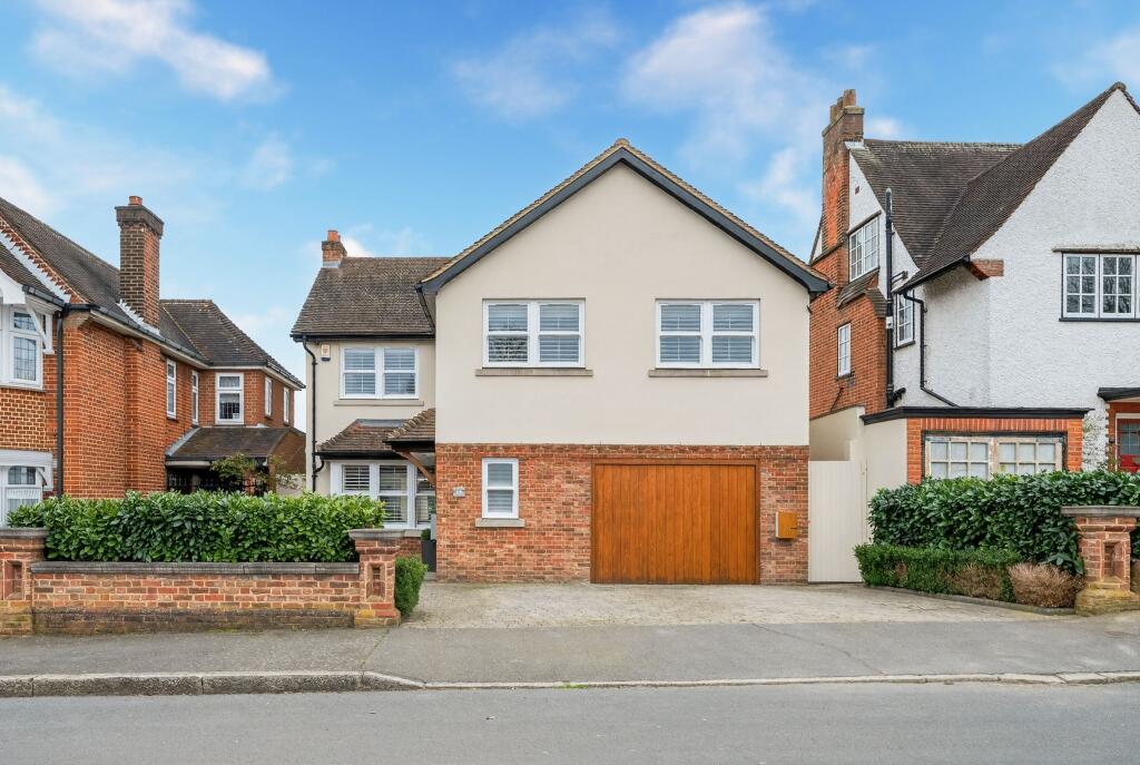 Parkway, Gidea Park