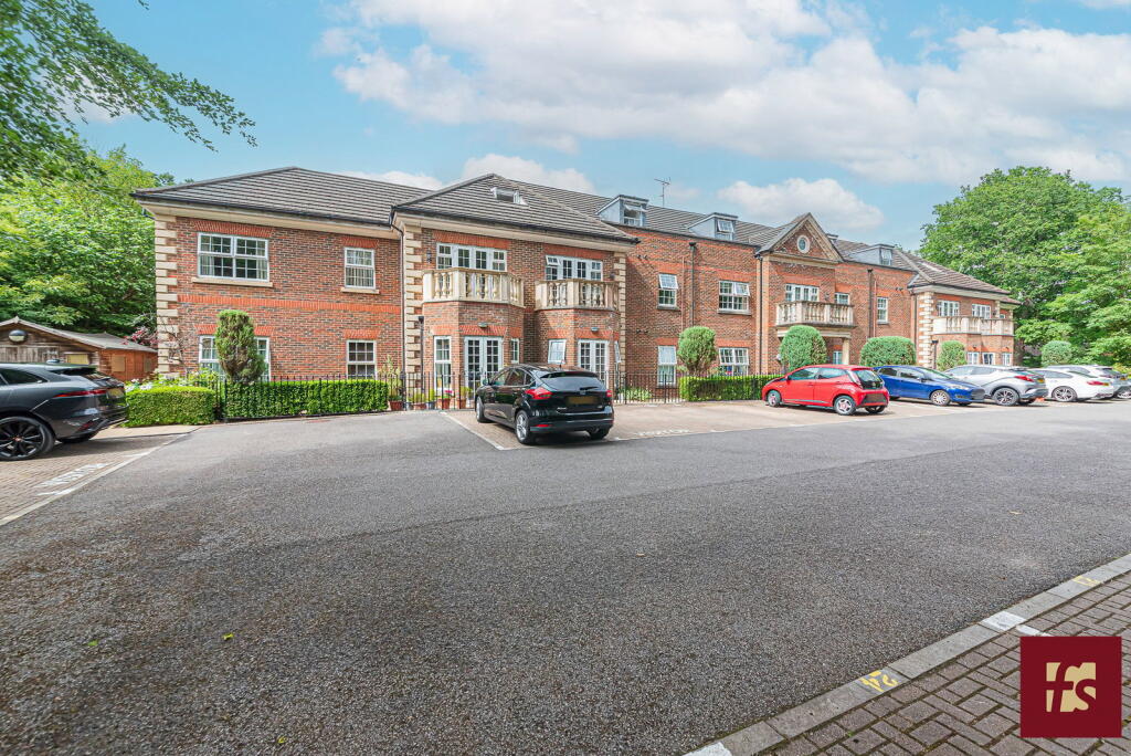 Dukes Ride, Crowthorne, RG45 6DG