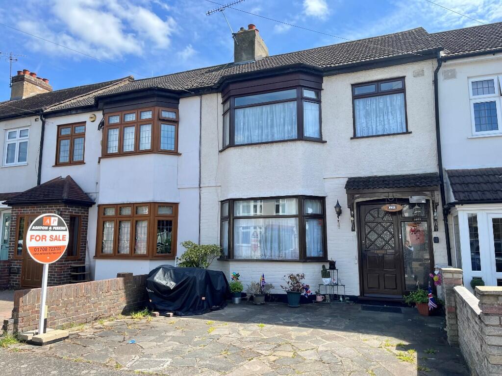 Hillcrest Road, Hornchurch, RM11