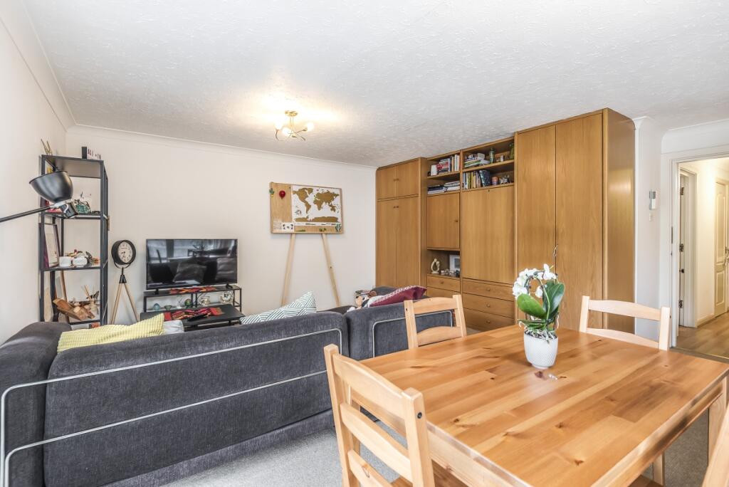 Eleanor Close, Surrey Quays, London, SE16