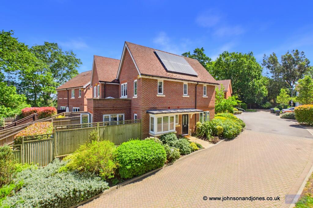 Lowther Close, Chertsey, Surrey