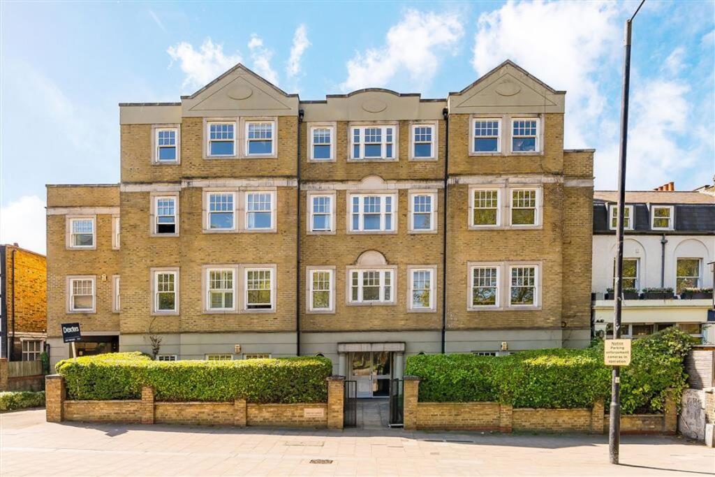Clapham Park Road, Clapham