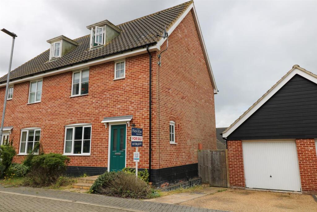 Yew Close, Saxmundham