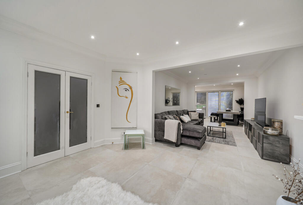 Kingsmere Park, London, NW9