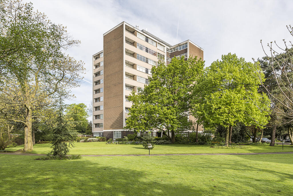 The Knoll, Ealing, W13