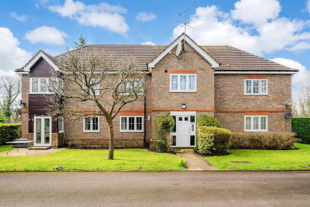 Corner Farm Close, Tadworth