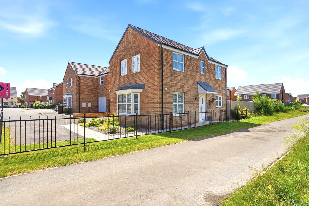 Lincoln Close, Bessacar, Doncaster DN4