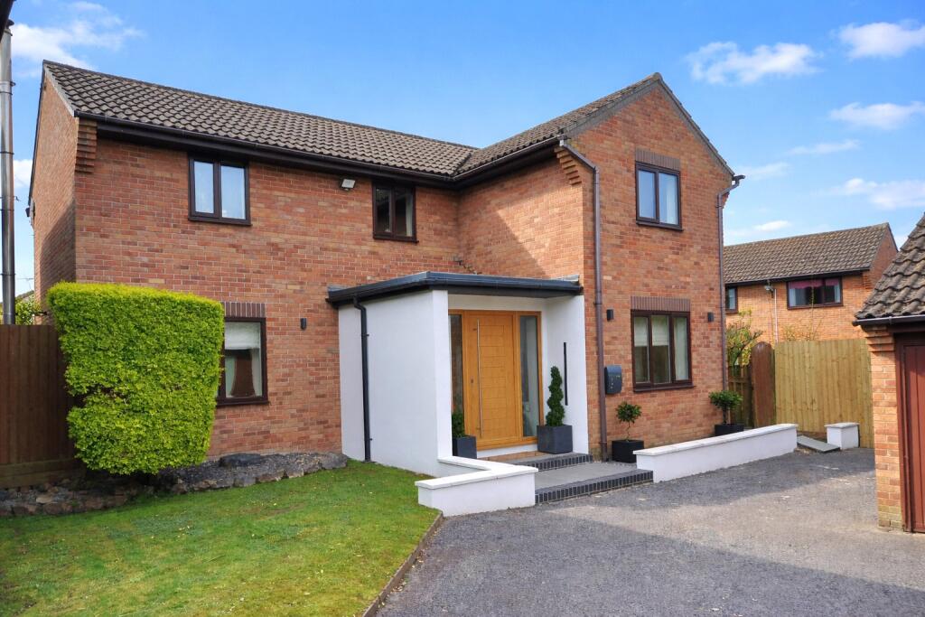 Larch Close, Newton, Porthcawl, CF36