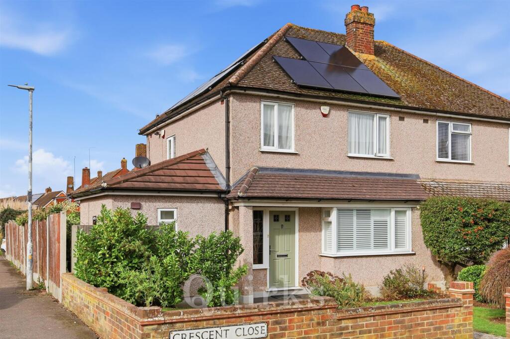 Crescent Close, Billericay