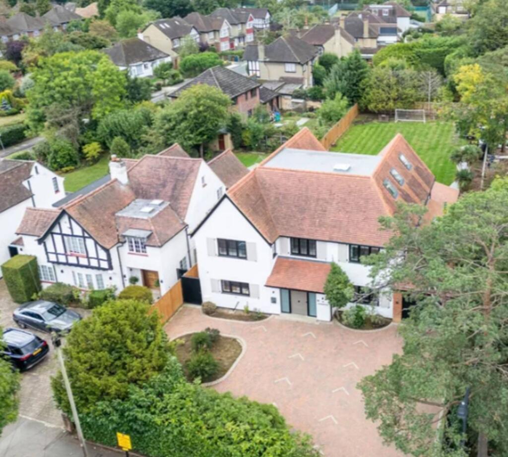 West End Lane, Pinner, HA5