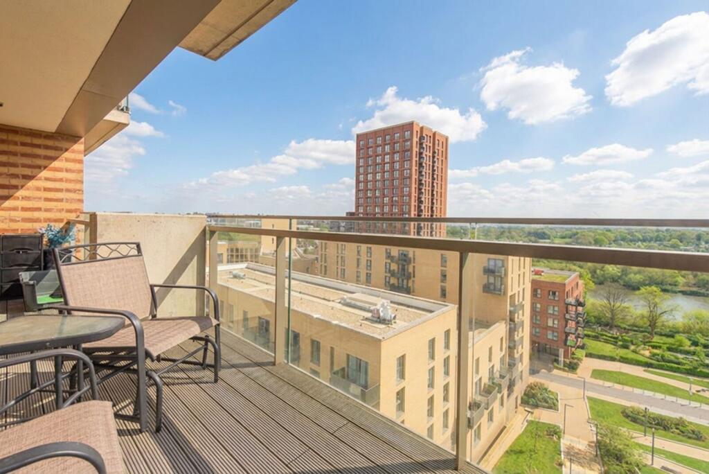 Damsel Walk, Hendon, London, NW9